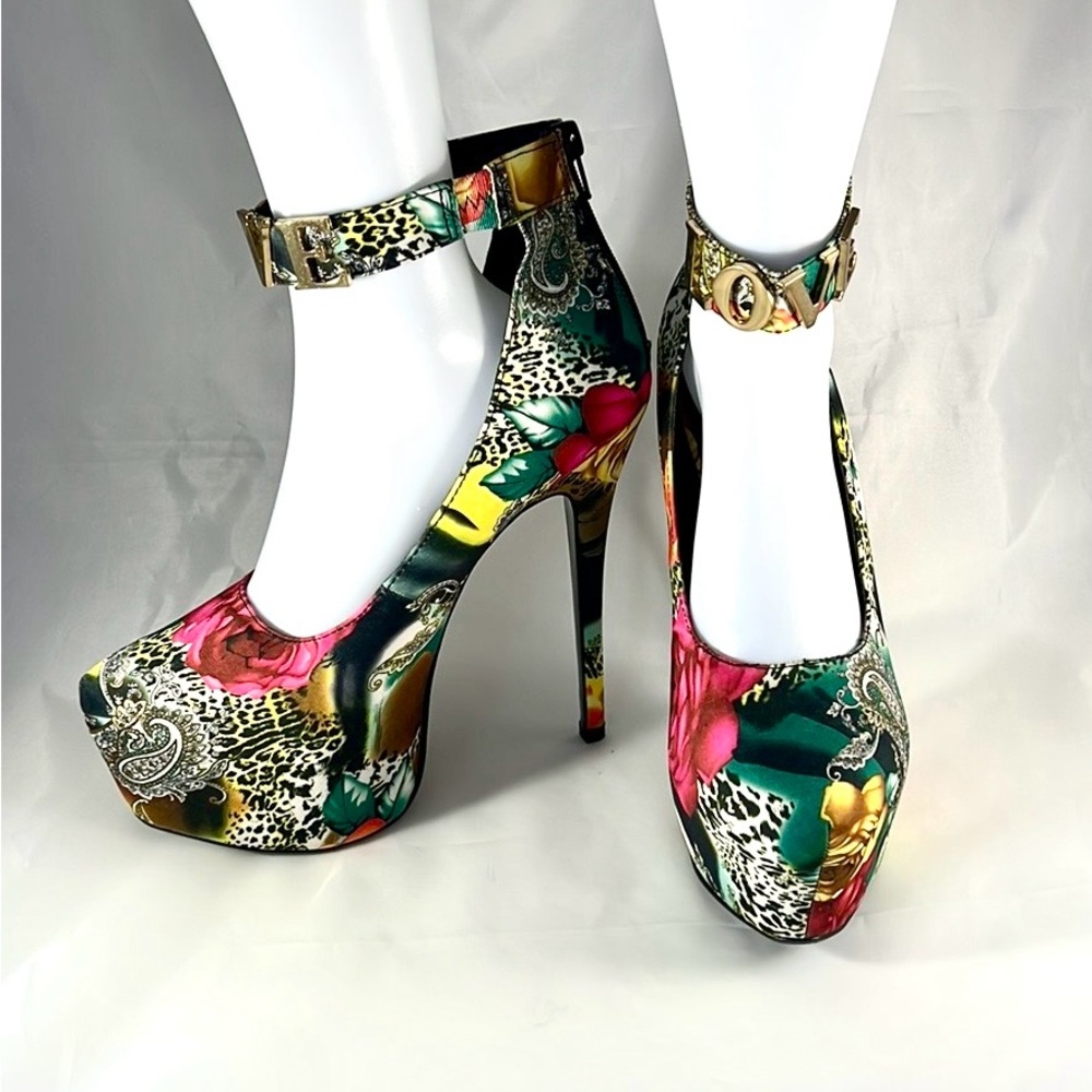 Shoe Dazzle Floral High Platform Heels